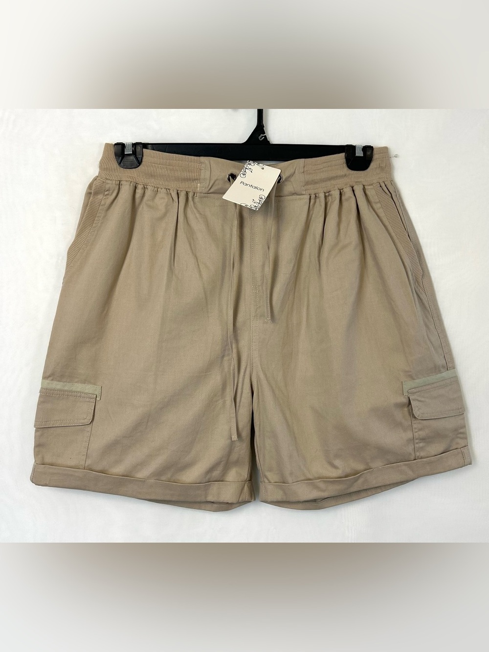 New Pantalon Women’s Beige Cuffed Pull On Shorts / 2XL